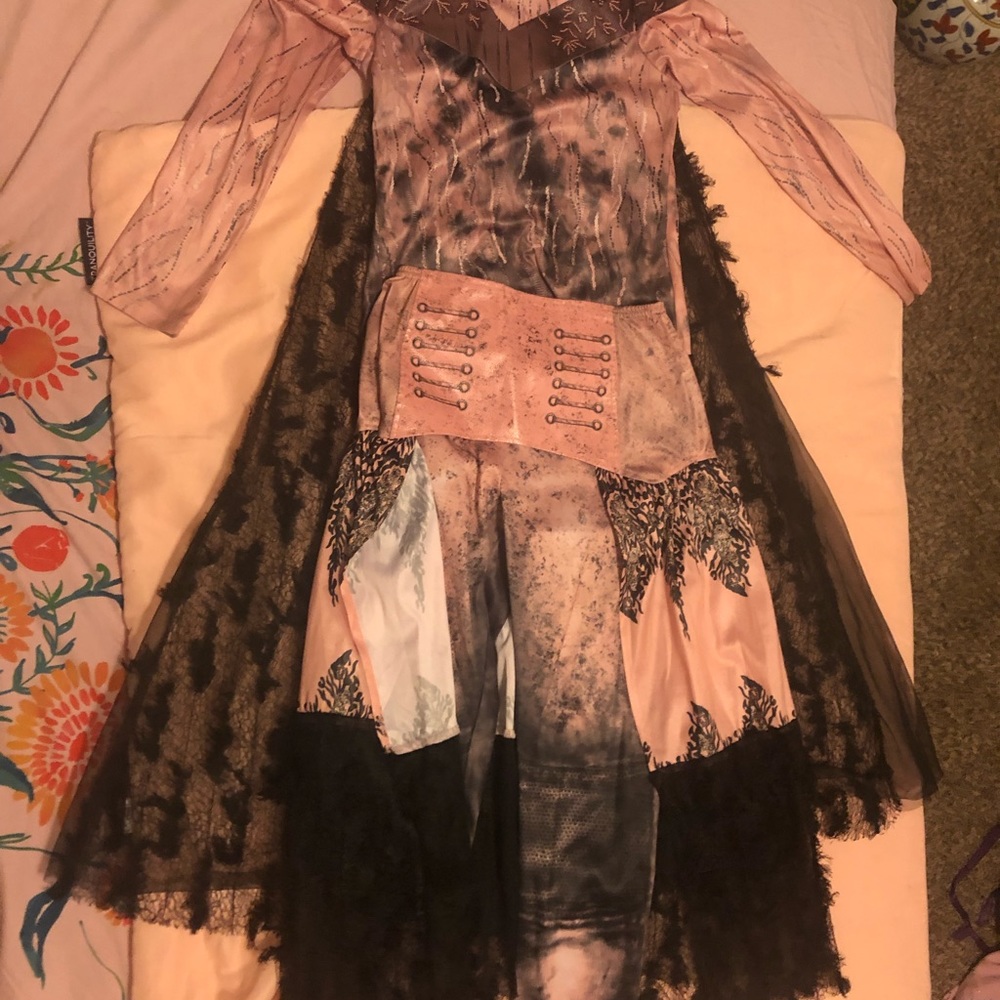 Audrey villain costume on descendants. Not costume
